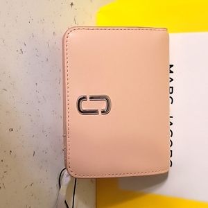 Marc Jacobs Pink wallet (Brand New)
